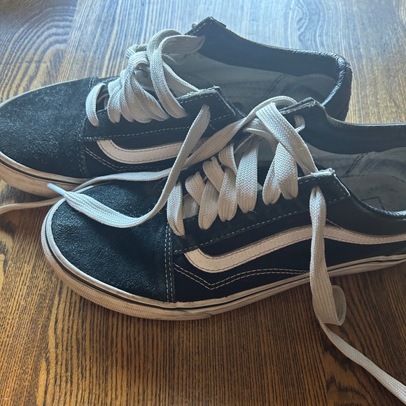 Vans Old Skool Skate Shoes - Picture 1 of 7